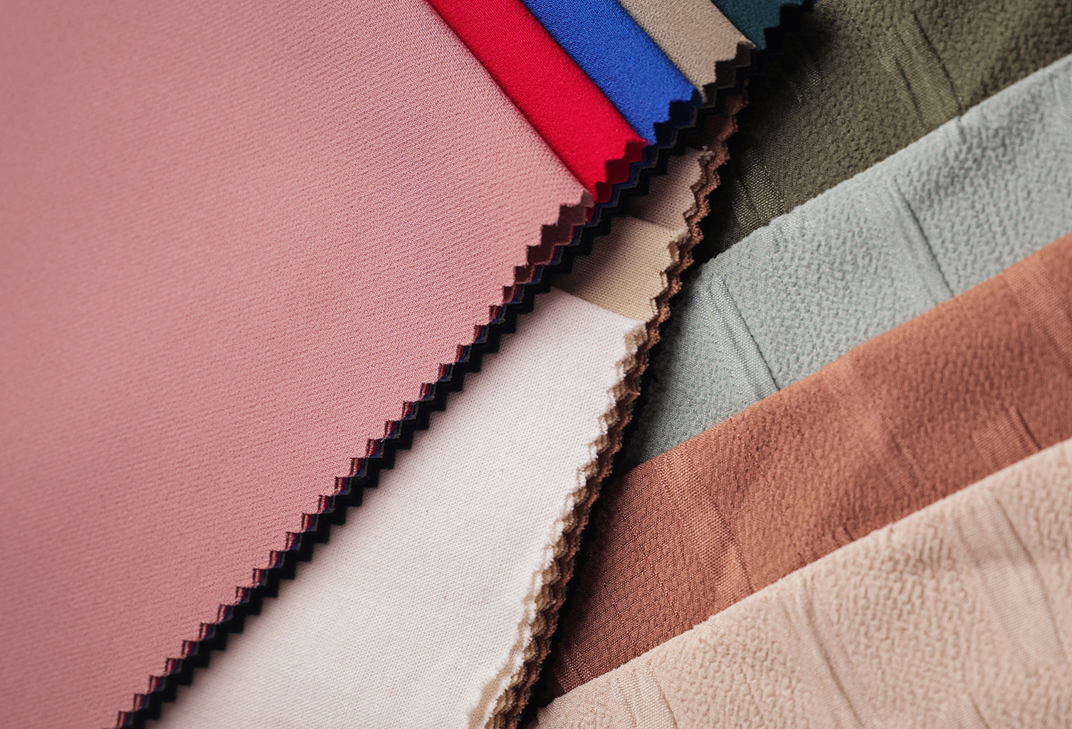 Рулоны ткани СИС